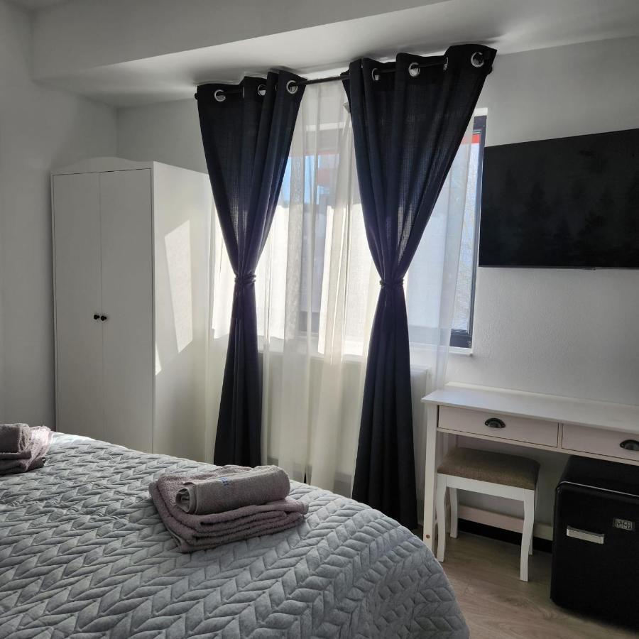 My Room Accommodation คูร์ตา เด อาร์เจช ภายนอก รูปภาพ