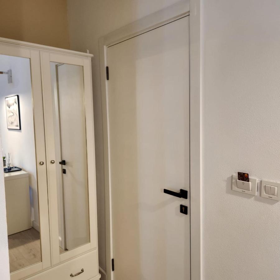 My Room Accommodation คูร์ตา เด อาร์เจช ภายนอก รูปภาพ