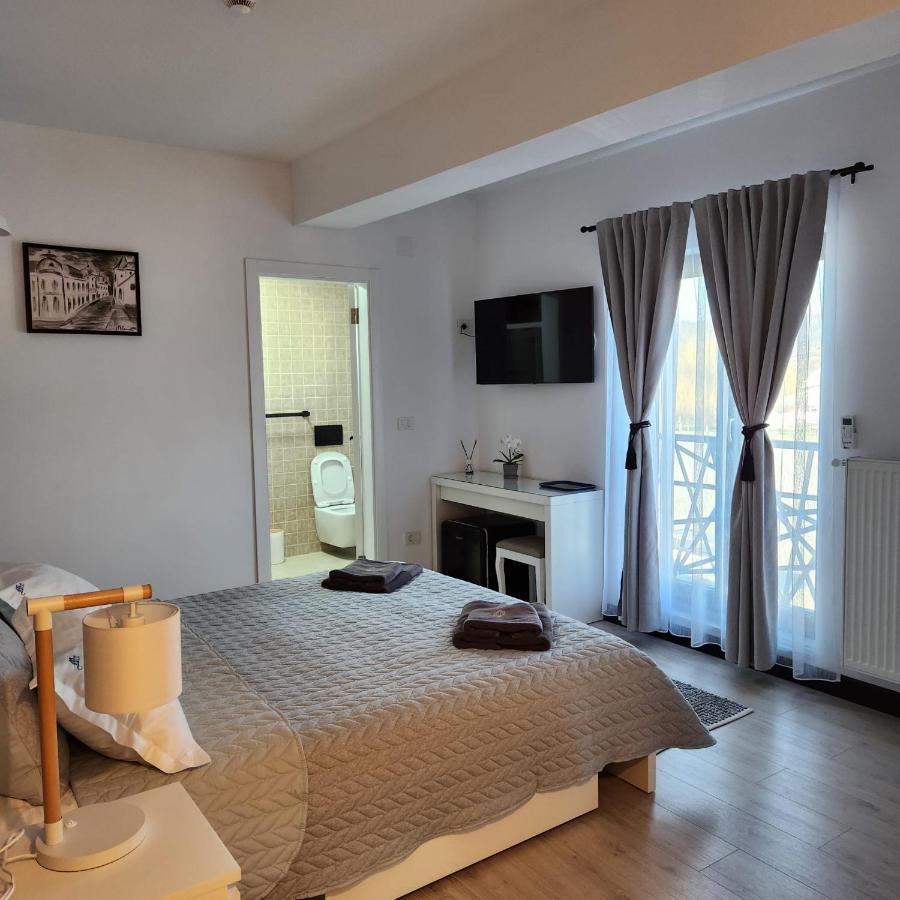 My Room Accommodation คูร์ตา เด อาร์เจช ภายนอก รูปภาพ